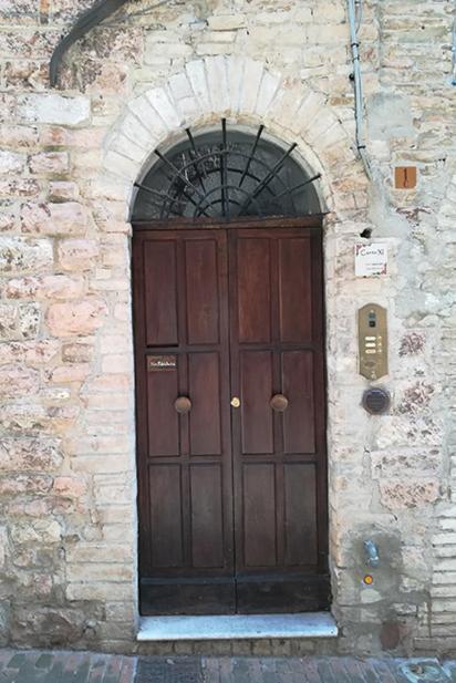 Canto XI Assisi Exteriör bild