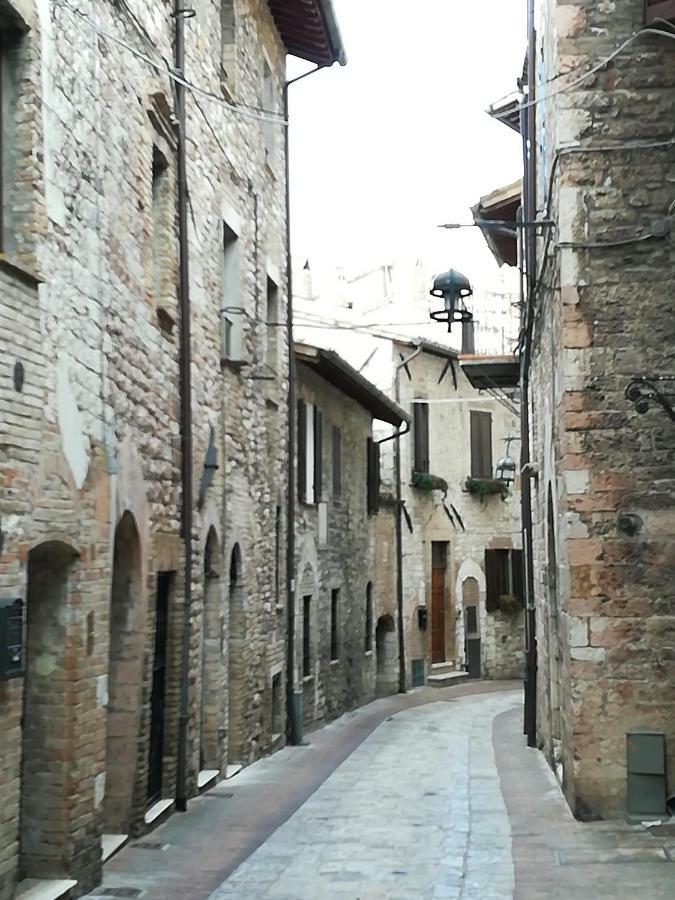 Canto XI Assisi Exteriör bild