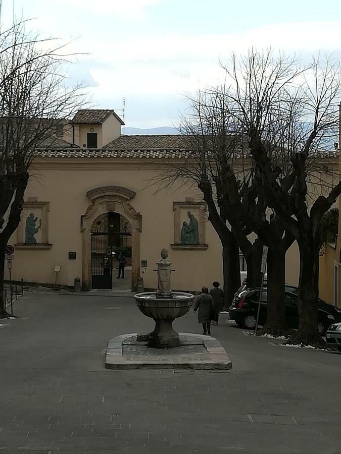 Canto XI Assisi Exteriör bild